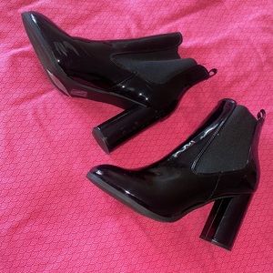 Sexy all black boots that will take your outfit up another level! 🤩 never worn